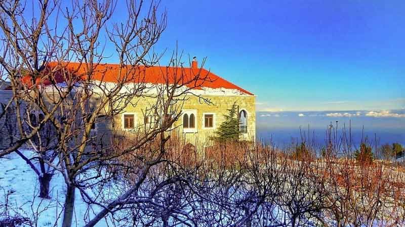 نهاية أسبوع مشمسة في لبنان