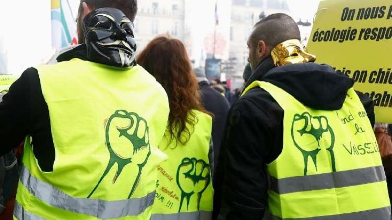 فرنسا.. إصابة 3 محتجين من حراك "السترات الصفراء" في حادثة دهس