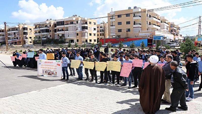 ثانوية المهدي (ع) صور تنظم وقفة تضامنية مع الشعب الإيراني