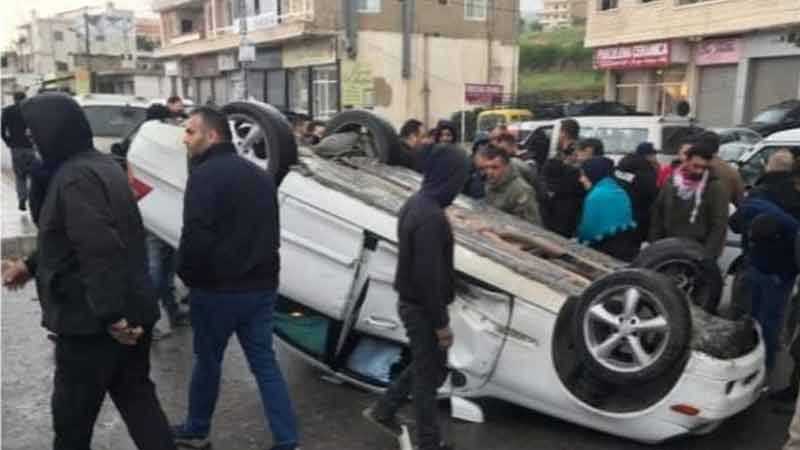 جريح اثر حادث سير في الفرزل