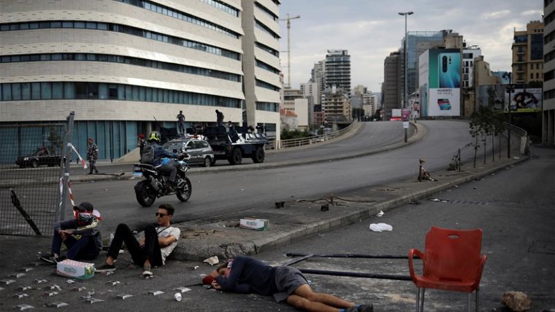 التظاهرات في لبنان بين العفوية والتسييس.. راقبوا الاعلام (1)