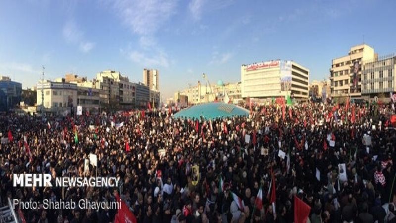 بالصور: حشود مليونية في طهران تشارك في تشييع سليماني والمهندس ورفاقهما