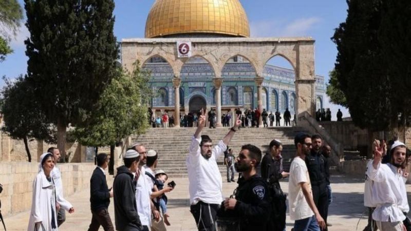 تدنيس واسع لباحات المسجد الأقصى إحياءً لـ&quot;عيد العرش&quot;