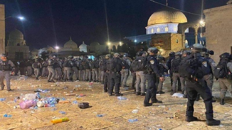 مرتدين &quot;الزي الكهنوتي&quot;.. مستوطنون يواصلون اقتحام المسجد الأقصى المبارك