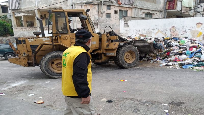 حزب الله في صيدا.. دعم للبلديات بالطاقة الشمسية ورفع للنفايات من الأحياء