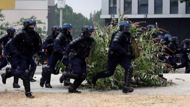 فرنسا: تحقيقٌ بشأن مشاركة مشاة البحرية في قمع &quot;مثيري الشغب&quot;