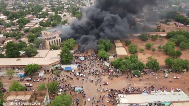 النيجر تُعيد فتح الحدود مع 5 بلدان مجاورة.. وتحذير من تدهور الأوضاع الأمنية