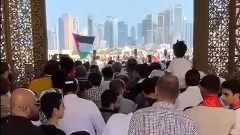 القطريون يخرجون الى الشوارع دعمًا لقطاع غزة