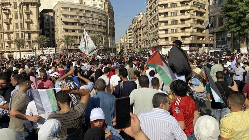 &quot;لا تهجير لا توطين.. الأرض أرض فلسطين&quot;.. تظاهرات في مصر دعمًا لغزة وتنديدًا بالمذابح الصهيونية