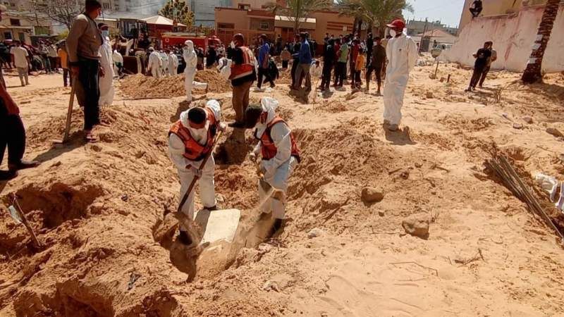 فظائع جيش العدوّ تتكشّف: مقبرة جماعية بمجمّع ناصر الطبي في خان يونس&nbsp;