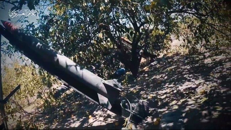 فيديو: رشقة صاروخية تجاه مدينة عسقلان المحتلة