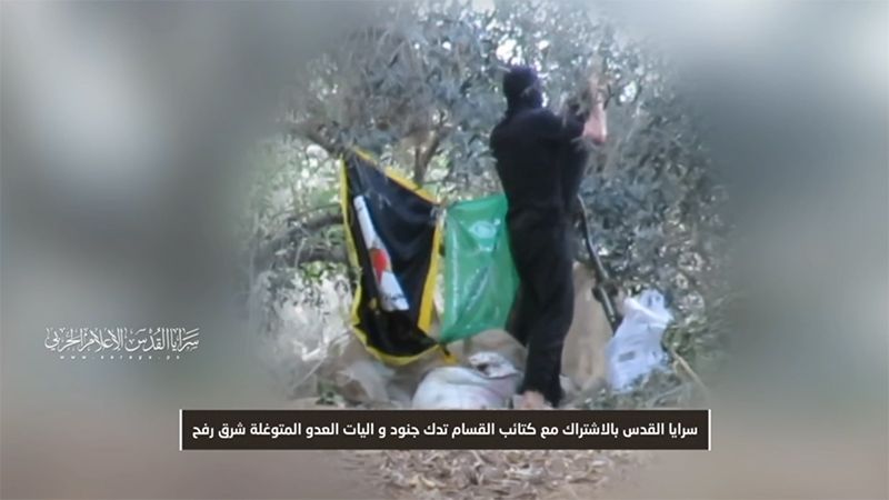 فيديو: القسام وسرايا القدس تقصفان جنود وآليات العدو في محاور التقدم شرق رفح