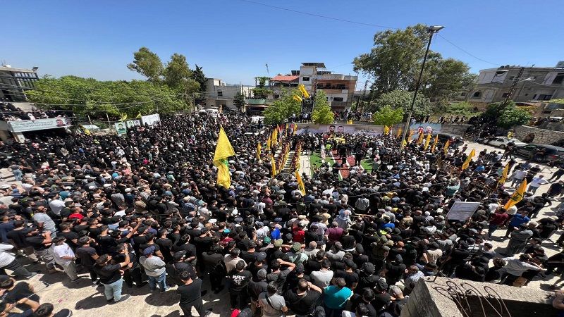 حزب الله وحشود جماهيرية شيّعت شهيدين للمقاومة في بلدة عيتا الشعب الحدودية &nbsp;