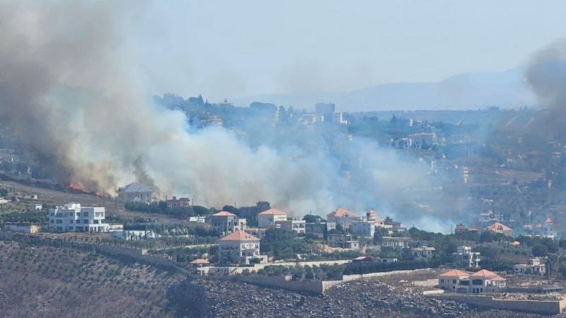 لبنان: حريق كبير في بلدة الطيبة الجنوبية بسبب القصف الفسفوري الصهيوني