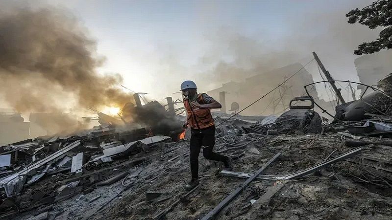 الدفاع المدني الفلسطيني: العثور على نحو 60 جثة في حيي تل الهوى والصناعة بمدينة غزة