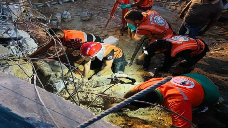 شهيدان وإصابات جرّاء قصف الاحتلال مركبة في محيط مدخل مخيم المغازي وسط قطاع غزة