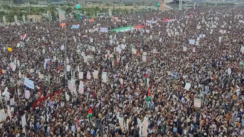 اليمن| بيان المسيرات المليونية: محور القدس والجهاد والمقاومة سيجعل العدو يدفع ثمنًا أكبر مع كل جريمة يرتكبها 