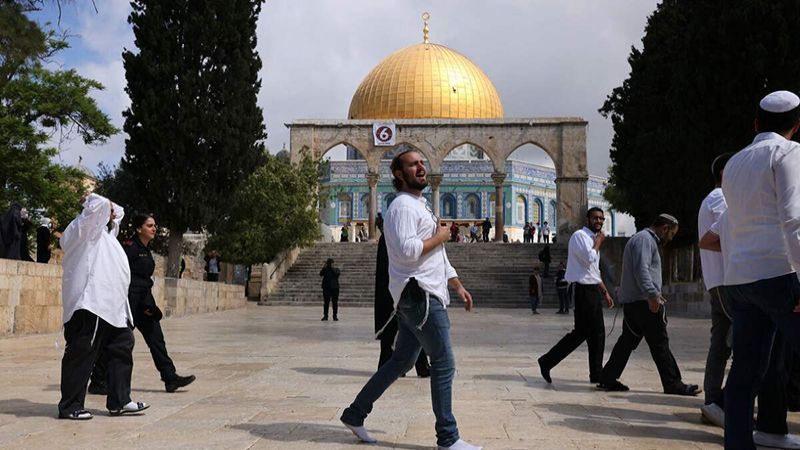 فلسطين| مستوطنون يقتحمون المسجد الأقصى في القدس المحتلة