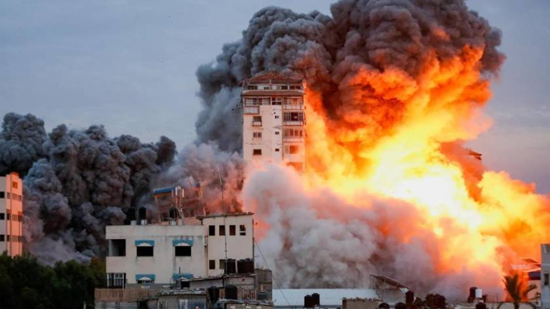 فلسطين المحتلة| شهيد على الأقل وعدد من الجرحى بقصف الاحتلال مجموعة من الفلسطينيين غرب خان يونس