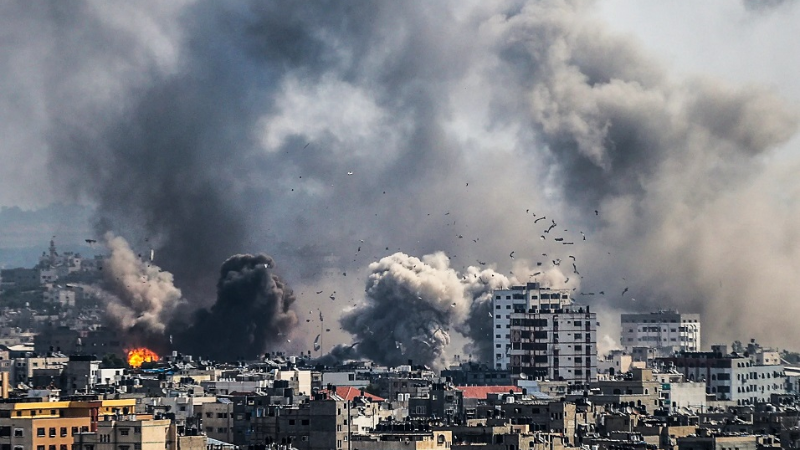 فلسطين المحتلة| شهيدان و4 إصابات جرّاء قصف الاحتلال مجموعة من المواطنين في حي الزيتون جنوب شرقي مدينة غزّة