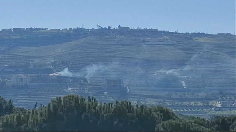 لبنان| آليات العدو تواصل إطلاق النار باتجاه أطراف مدينة بنت جبيل لجهة مارون الرأس