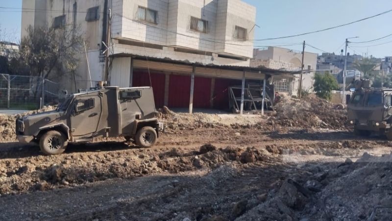 فلسطين المحتلة|  الاحتلال يواصل لليوم الثاني محاصرة مخيم الفارعة وبلدة طمون جنوب طوباس وسط اعتقالات وتجريف للبنية التحتية وإجبار السكان على النزوح