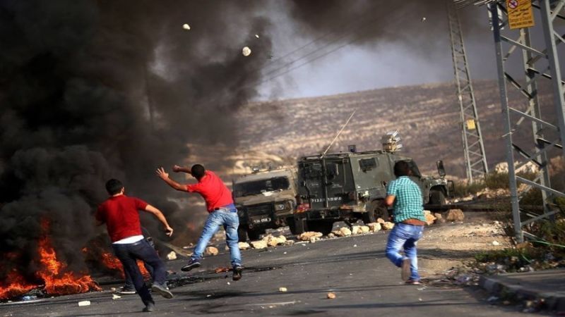 فلسطين المحتلة| اندلاع مواجهات في قرية أودلا جنوب نابلس والاحتلال يطلق الرصاص تجاه الشبان