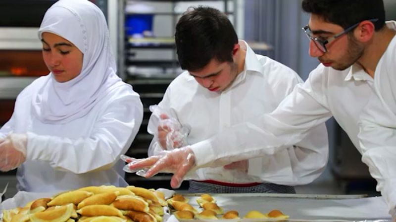 عندما يبدع ذوو الاحتياجات الخاصة بتحضير الإفطار الرمضاني