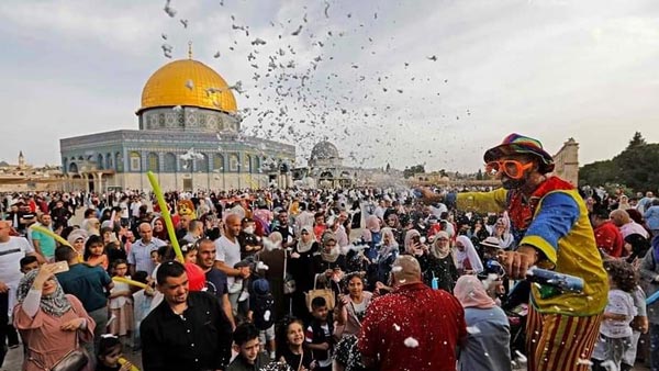 بالصور .. أجواء عيد الفطر السعيد في رحاب المسجد الاقصى