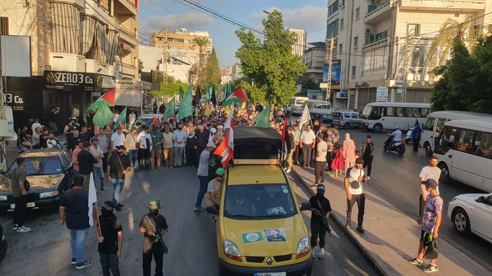 مسيرةٌ غضب في صيدا تنديدًا باغتيال العدو للشهيدين القائدين السيّد شكر وهنية